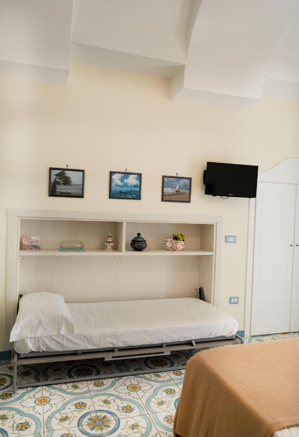 Libeccio - Apartment With Terrace And Sea View Maiori Exterior photo